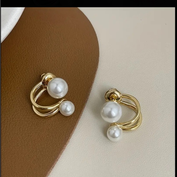 Gold Pearl Sophisticated Drop Style Earrings - Picture 5 of 6